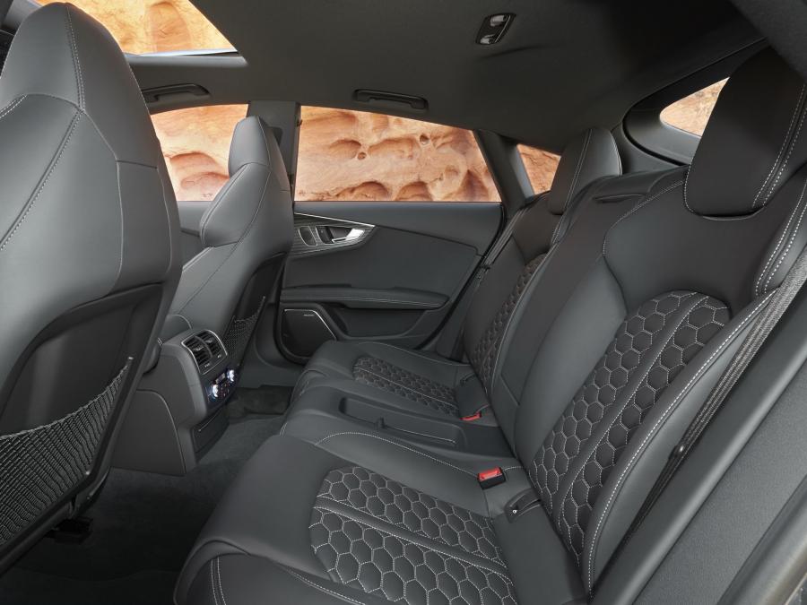 Интерьер Audi RS7 Sportback 2013 года  (NA) (фото 13 из 14)